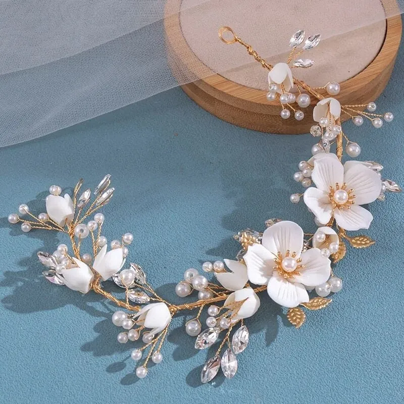 Big White Flower Bridal Tiara, Clay Floral Wedding Headband, Ceramic Flower Headpiece, Wire Hair Wreath, Bridal Flower Hair Wrap Hairpiece