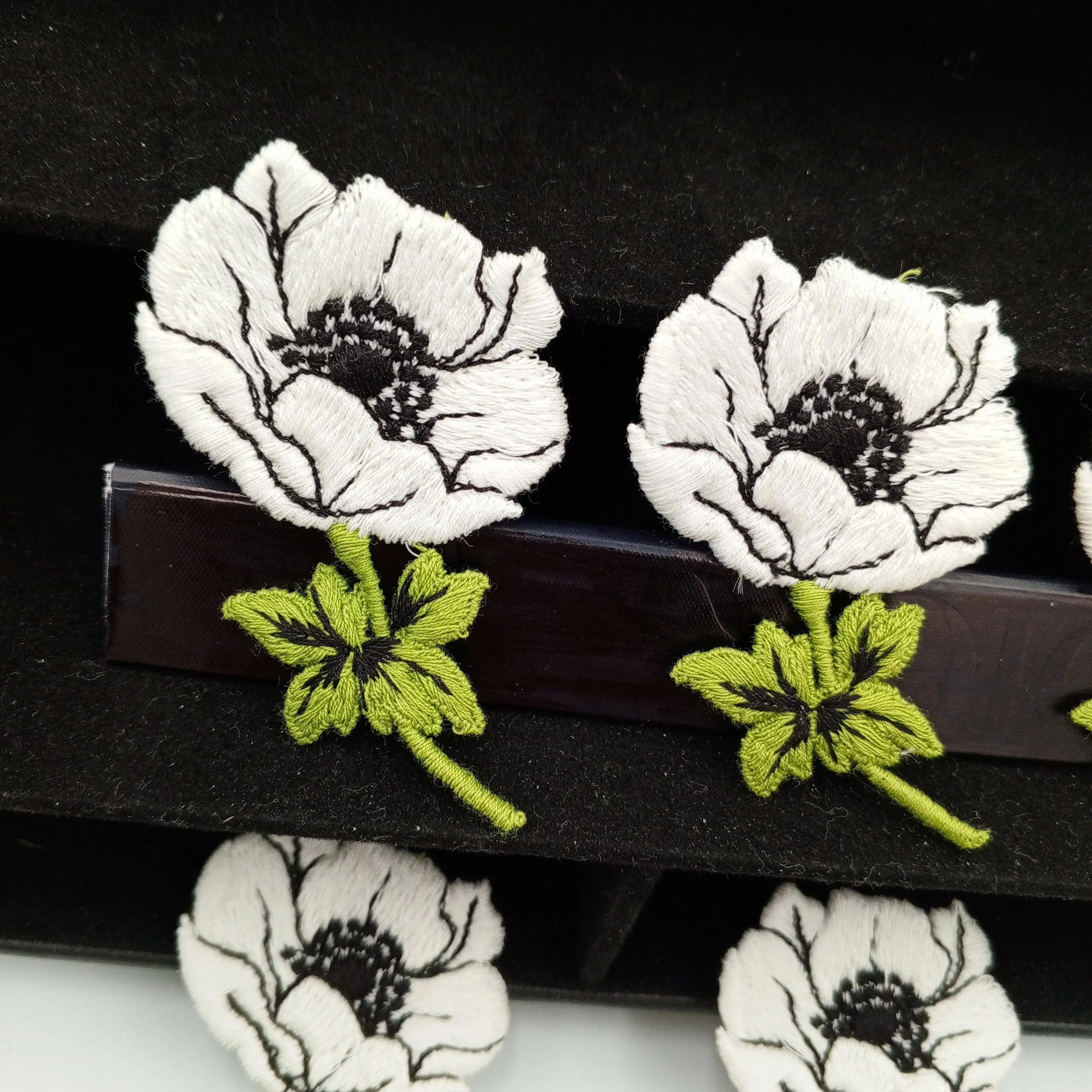 Elegant Poppies FLORAL VINTAGE Cotton appliques white flower Patches #163