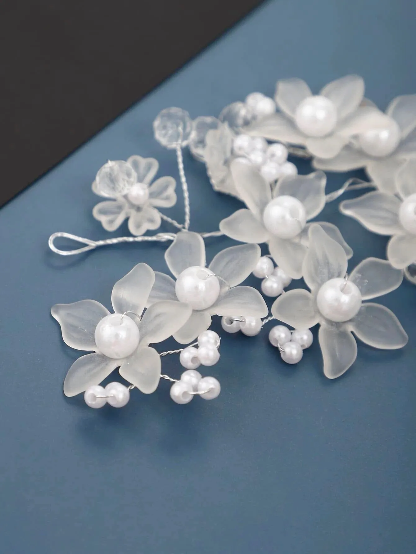 Pearl White Flower Bridal Headband, Wedding Tiara Headpiece, Bridal Luxury Floral Hair Vine, Big Bridal Hairpiece